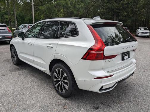 2025 Volvo XC60 B5 Plus