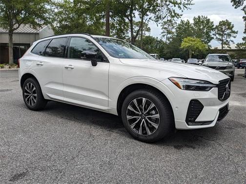 2025 Volvo XC60 B5 Plus