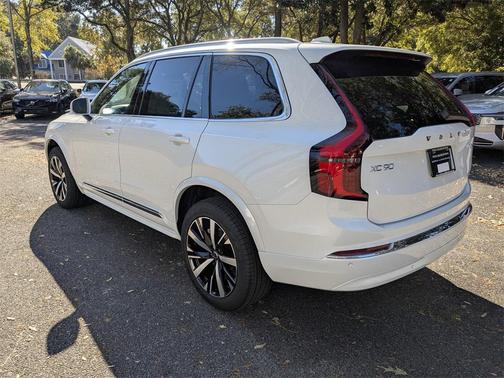 2026 Volvo XC90 B5 Core