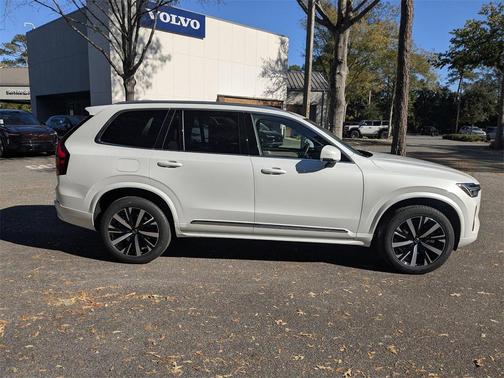 2026 Volvo XC90 B5 Core