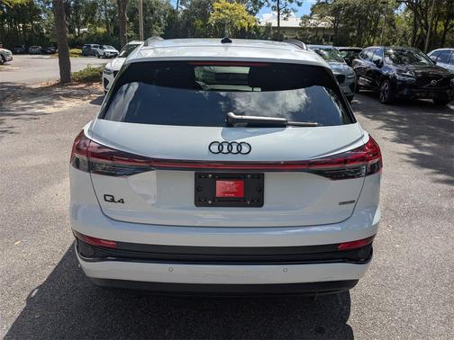 2024 Audi Q4 e-tron Premium Plus 50 quattro