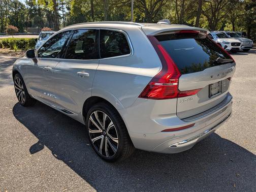2023 Volvo XC60 B5 Ultimate Bright Theme