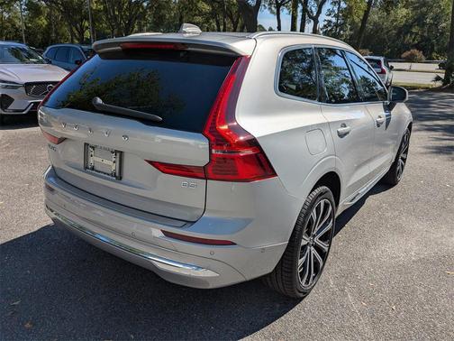 2023 Volvo XC60 B5 Ultimate Bright Theme