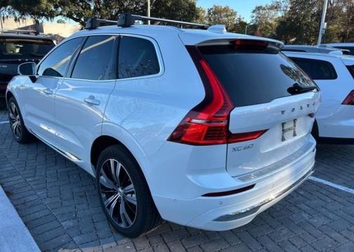 2023 Volvo XC60 B5 Ultimate Bright Theme