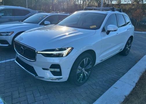 2023 Volvo XC60 B5 Ultimate Bright Theme