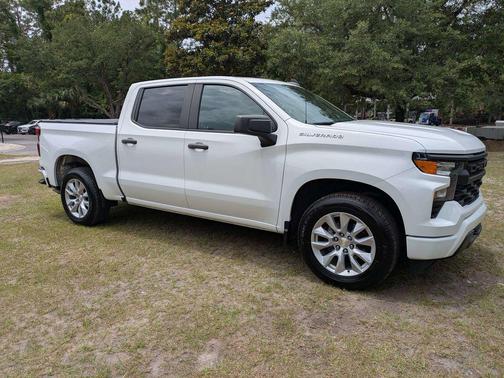 Summit White 2022 Chevrolet Silverado 1500 Custom