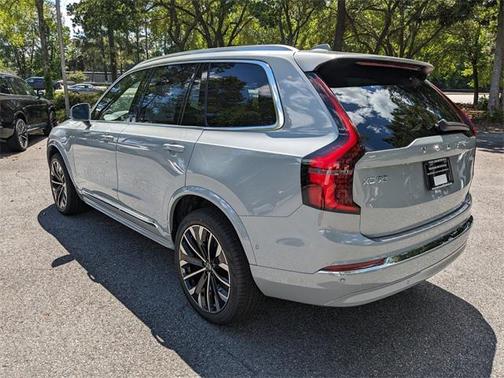 2025 Volvo XC90 B6 Plus 7-Seater