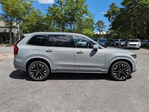 2025 Volvo XC90 B6 Plus 7-Seater