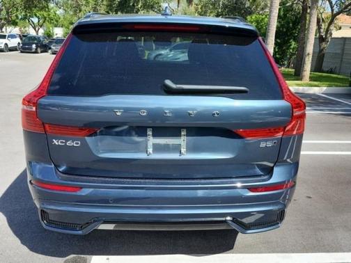 2024 Volvo XC60 B5 Plus Dark Theme