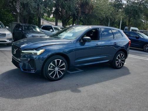 2024 Volvo XC60 B5 Plus Dark Theme