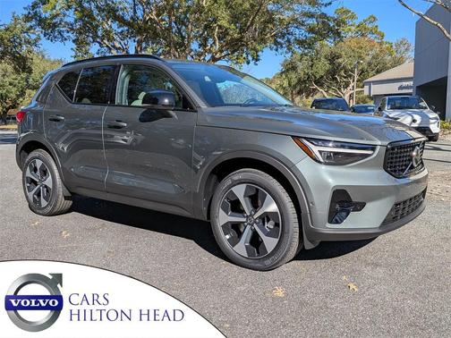 2026 Volvo XC40 B5 Plus