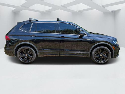 Deep Black 2023 Volkswagen Tiguan 2.0T SE R-Line Black