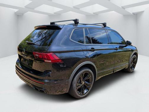 Deep Black 2023 Volkswagen Tiguan 2.0T SE R-Line Black