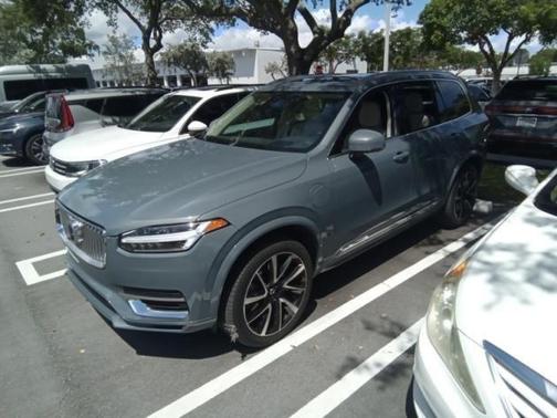 2022 Volvo XC90 Recharge Plug-In Hybrid T8 Inscription Expression 6 Passenger