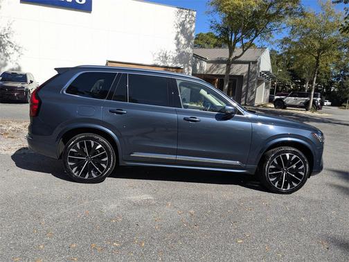 2025 Volvo XC90 B5 Plus 7-Seater