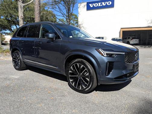 2025 Volvo XC90 B5 Plus 7-Seater