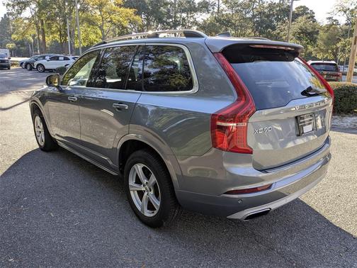 2017 Volvo XC90 T5 Momentum