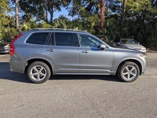 2017 Volvo XC90 T5 Momentum