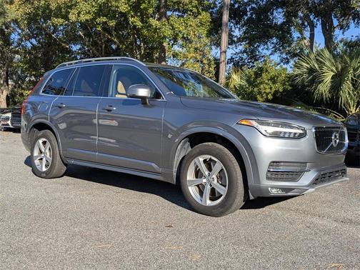 2017 Volvo XC90 T5 Momentum