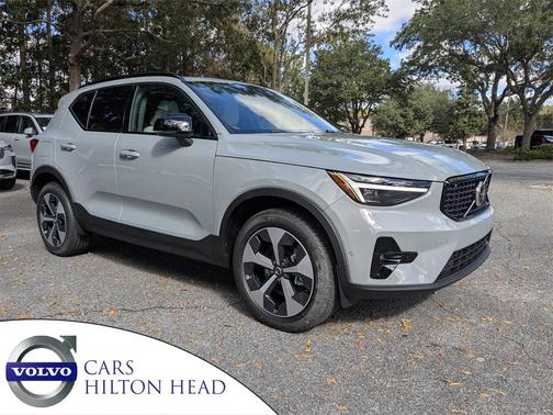 2026 Volvo XC40 B5 Plus