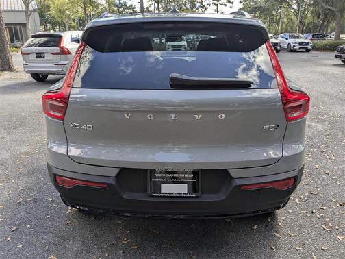 2026 Volvo XC40 B5 Plus