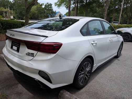 Snow White Pearl 2023 Kia Forte GT-Line
