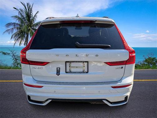2025 Volvo XC60 B5 Plus