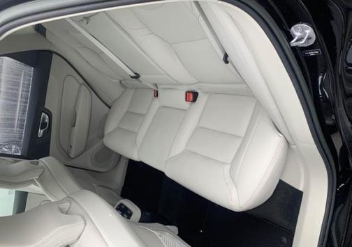 2023 Volvo XC60 B5 Ultimate Bright Theme