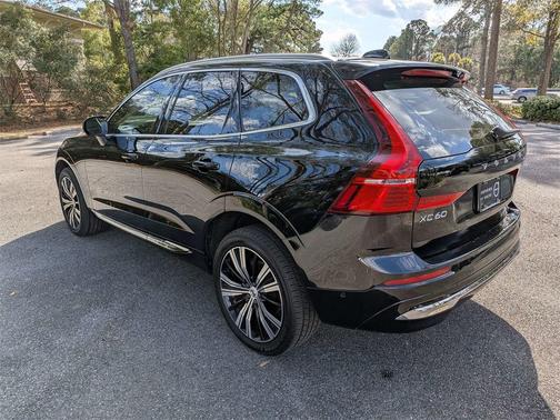 2023 Volvo XC60 B5 Ultimate Bright Theme