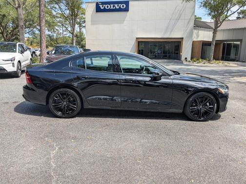 2024 Volvo S60 B5 Plus Black Edition