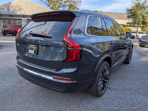 2026 Volvo XC90 Plug-In Hybrid T8 Plus 7-Seater