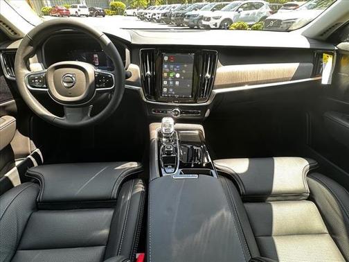 2024 Volvo S90 Recharge Plug-In Hybrid T8 Ultimate
