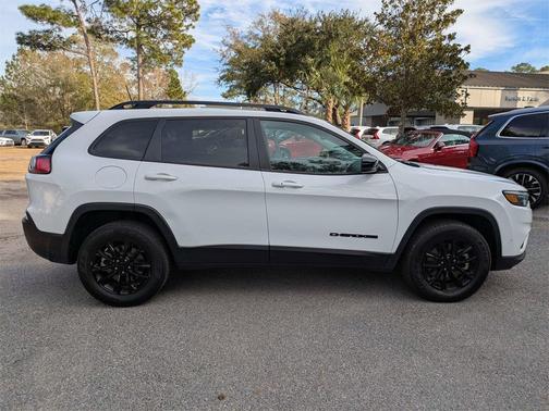 2023 Jeep Cherokee Altitude