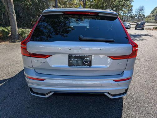 2025 Volvo XC60 B5 Plus