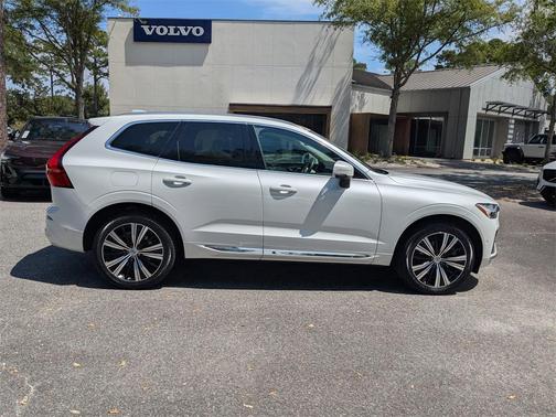 2022 Volvo XC60 Recharge Plug-In Hybrid T8 Inscription
