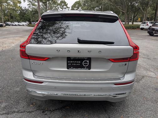 2023 Volvo XC60 B5 Plus Bright Theme