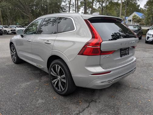 2023 Volvo XC60 B5 Plus Bright Theme