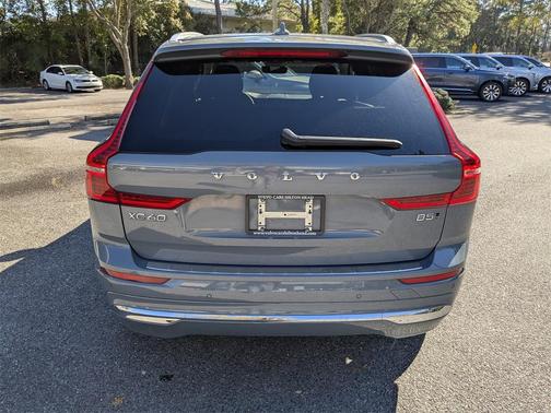 2023 Volvo XC60 B5 Plus Bright Theme