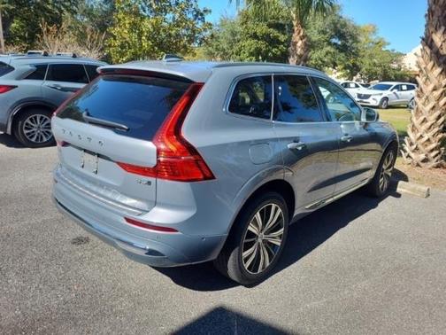 2023 Volvo XC60 B5 Plus Bright Theme