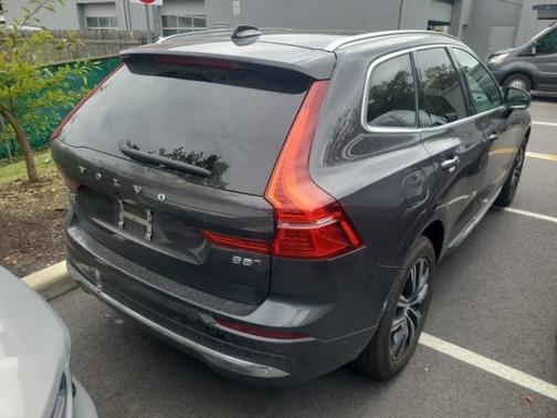 2022 Volvo XC60 B5 Inscription
