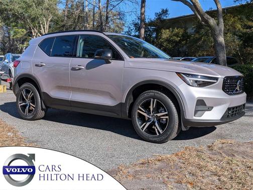 2026 Volvo XC40 Core, B4 FWD Gas (mild hybrid), Dark