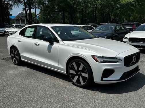 2024 Volvo S60 Recharge Plug-In Hybrid T8 Plus Dark Theme