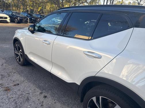 2019 Volvo XC40 T5 R-Design