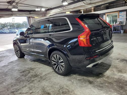 2021 Volvo XC90 T5 Momentum