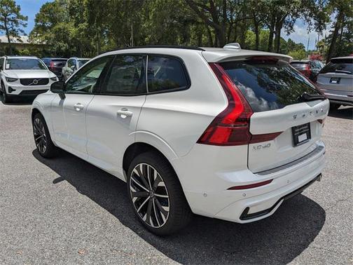 2026 Volvo XC60 B5 Ultra