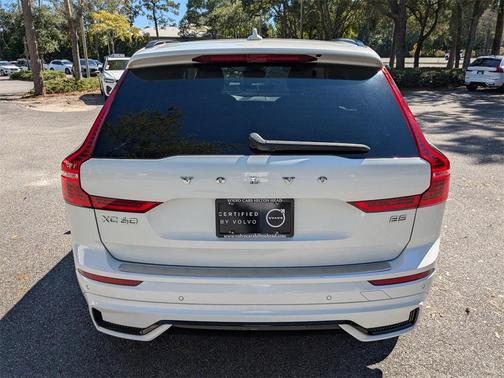2023 Volvo XC60 B5 Plus Dark Theme