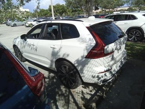 2023 Volvo XC60 B5 Plus Dark Theme