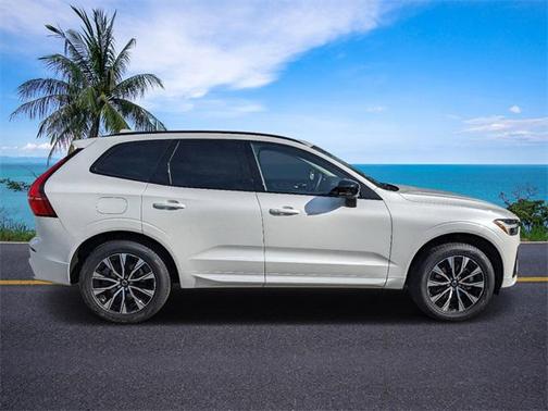 2025 Volvo XC60 B5 Core