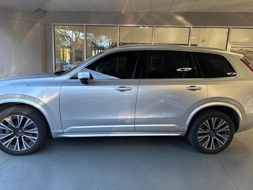 2021 Volvo XC90 T5 Momentum