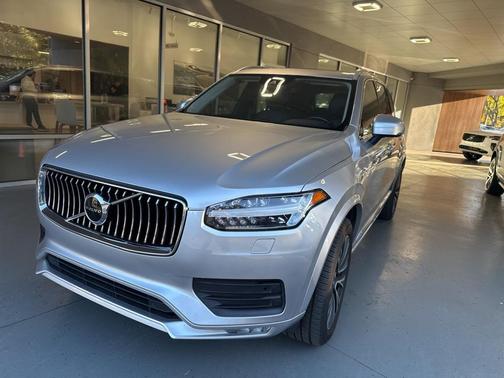 2021 Volvo XC90 T5 Momentum